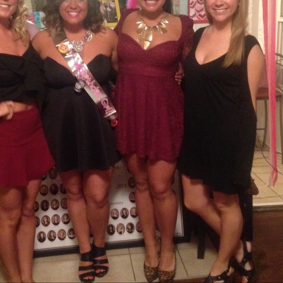 💕Lace Burgundy Dress💕 - Picture 5 of 5